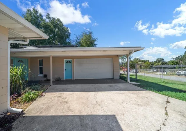 Photo 3 of Single family home for sale at 10 Emerald Run, Ocala, FL 34472 | MLS# OM734453 | Listing updated on 2026-10-23