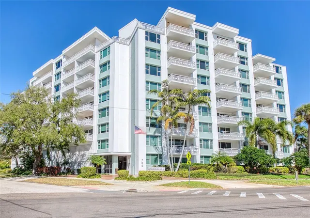 Photo 2 of Condo for sale at 700 Beach Dr Ne #701, Saint Petersburg, FL 33701 | MLS# TB8560310 | Listing updated on 2026-10-22
