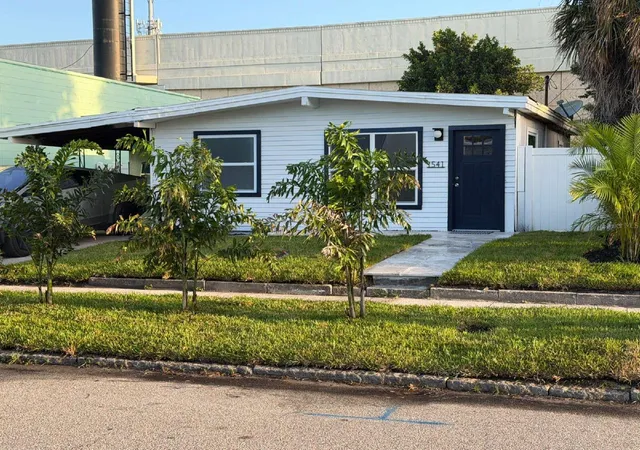 Photo 2 of Single family home for sale at 1541 W La Salle St, Tampa, FL 33607 | MLS# TB8560317 | Listing updated on 2026-10-23