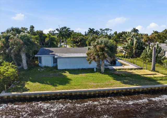Photo 2 of House for sale at 25452 Shore Dr, Punta Gorda, FL 33950 | MLS# C7532310 | Listing updated on 2026-10-29