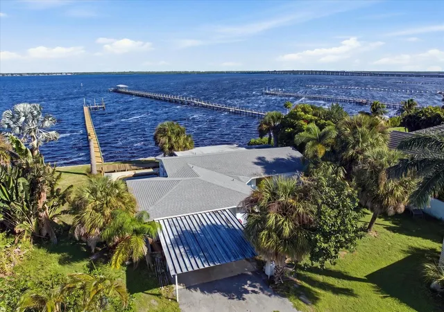 Photo 3 of House for sale at 25452 Shore Dr, Punta Gorda, FL 33950 | MLS# C7532310 | Listing updated on 2026-10-29