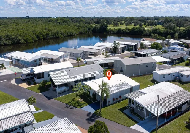 Photo 2 of Manufactured home for sale at 678 Mount Madison Ave Ne #661, Saint Petersburg, FL 33702 | MLS# TB8560319 | Listing updated on 2026-10-27