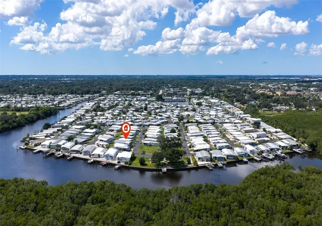 Photo 4 of Manufactured home for sale at 678 Mount Madison Ave NE #661, Saint Petersburg, FL 33702 | MLS# TB8560319 | Listing updated on 2026-10-27