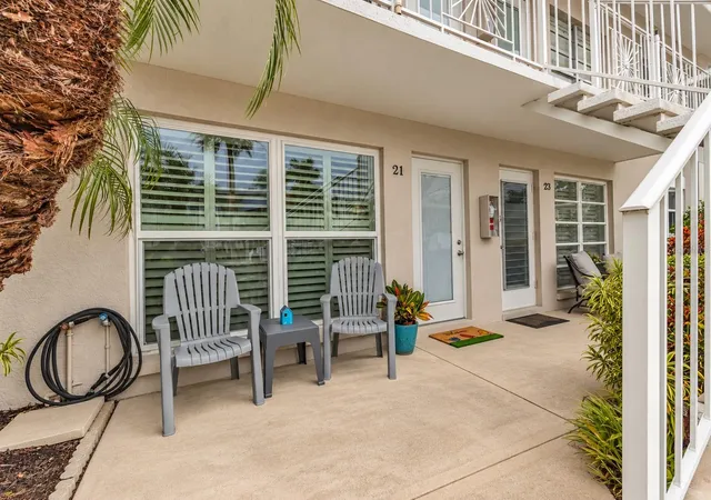Photo 3 of Condo for sale at 521 W Venice Ave #21, Venice, FL 34285 | MLS# D6149297 | Listing updated on 2026-10-22