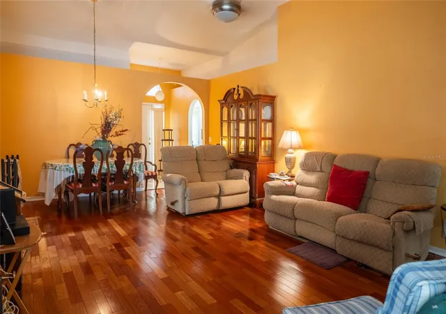 Photo 3 of Single family home for sale at 315 Corsica Ct, Kissimmee, FL 34758 | MLS# R4912213 | Listing updated on 2026-10-30