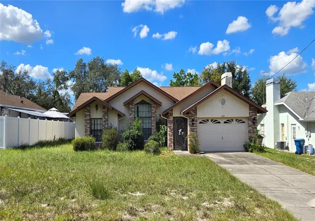 Photo 2 of Single family home for sale at 2315 Renton Ln, Spring Hill, FL 34609 | MLS# W7890521 | Listing updated on 2026-10-22