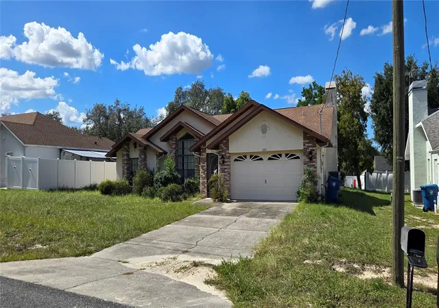 Photo 3 of Single family home for sale at 2315 Renton Ln, Spring Hill, FL 34609 | MLS# W7890521 | Listing updated on 2026-10-22