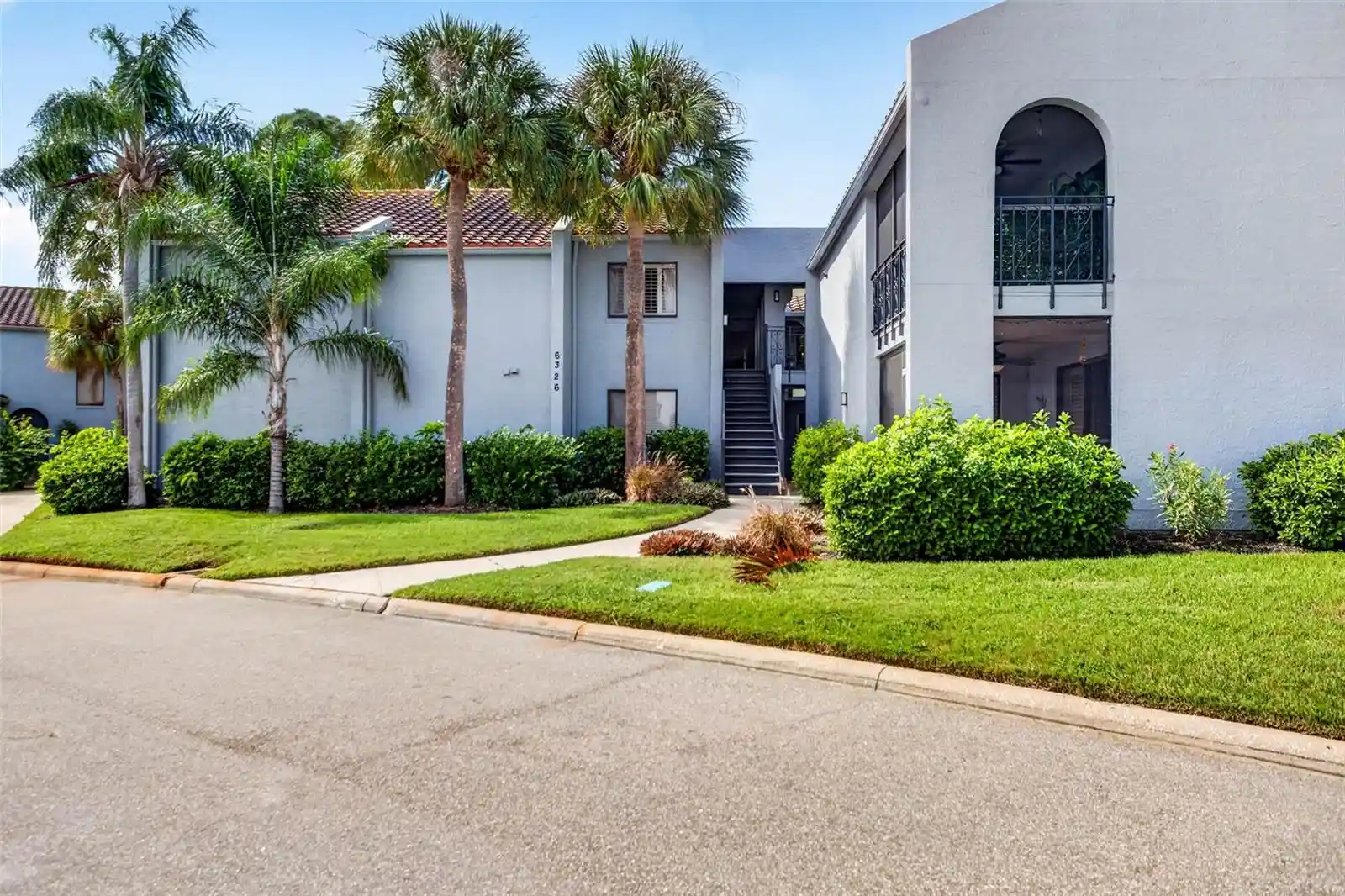 Listing Photo 1 - Condo for sale in 6326 Grand Bahama Cir located at 6326 Grand Bahama Cir, Tampa, FL 33615 - Unit 6326 Grand Bahama Cir