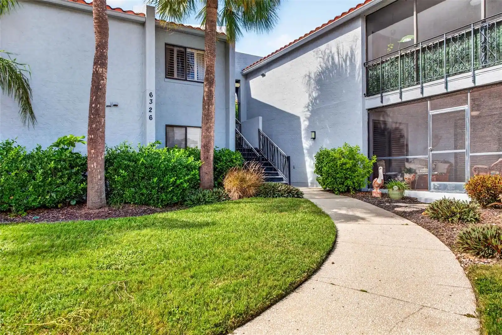 Listing Photo 2 - Condo for sale in 6326 Grand Bahama Cir located at 6326 Grand Bahama Cir, Tampa, FL 33615 - Unit 6326 Grand Bahama Cir