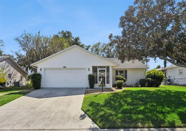 Photo 1 of Single family home for sale at 26233 Newcombe Cir, Leesburg, FL 34748 | MLS# G5119344 | Listing updated on 2026-10-30