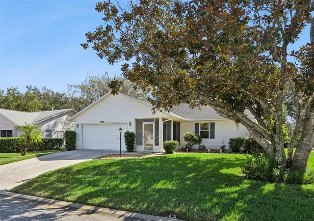 Photo 4 of Single family home for sale at 26233 Newcombe Cir, Leesburg, FL 34748 | MLS# G5119344 | Listing updated on 2026-10-30