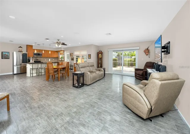 Photo 4 of Single family home for sale at 10504 Lacera Dr, Tampa, FL 33618 | MLS# TB8560367 | Listing updated on 2026-10-28