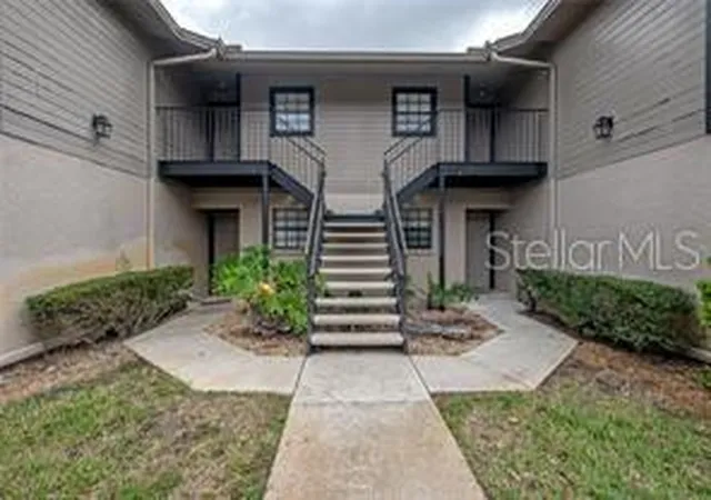 Listing Photo 2 - Condo for sale in building located at 4112 Ashford Grn Pl, TAMPA, FL 33613 - Unit #I203