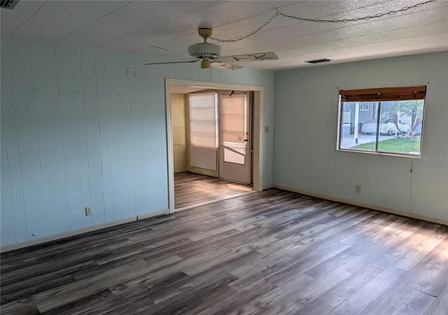 Photo 3 of Manufactured home for sale at 833 Cervina Dr S, Venice, FL 34285 | MLS# D6149300 | Listing updated on 2026-10-29