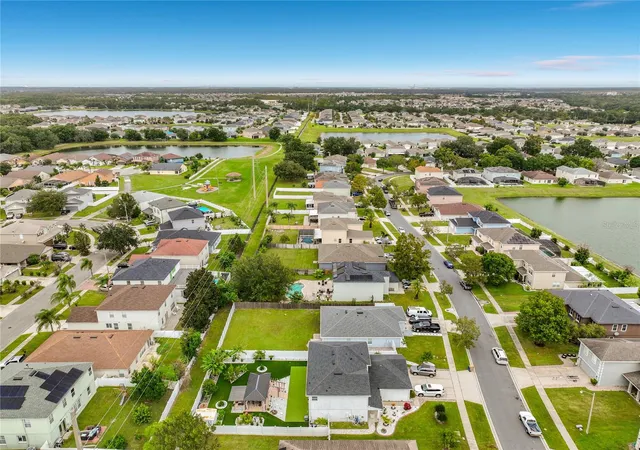 Photo 2 of Single family home for sale at 3275 Amberley Park Cir, Kissimmee, FL 34743 | MLS# S5159969 | Listing updated on 2026-10-30