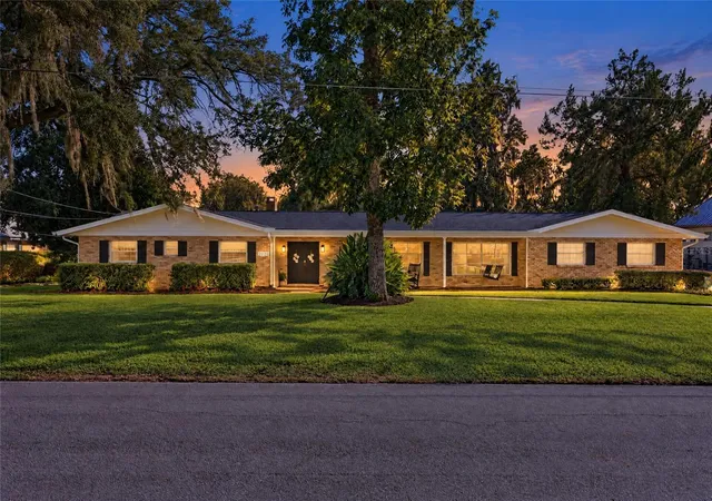 Single family home for sale at 2020 SE 15th Lane, OCALA, FL 34471 | MLS# OM734462