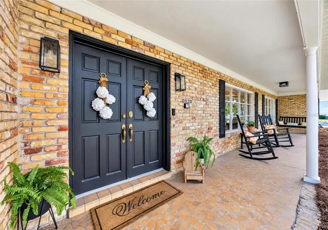 Photo 1 of Single family home for sale at 2020 SE 15th Lane, Ocala, FL 34471 | MLS# OM734462 | Listing updated on 2026-10-27