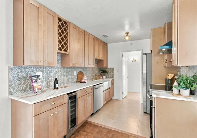 Photo 4 of Single family home for sale at 3615 Emerson Ave S, Saint Petersburg, FL 33711 | MLS# TB8560385 | Listing updated on 2026-10-24