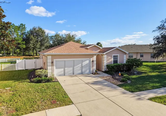 Photo 4 of Single family home for sale at 272 Winthrop, Spring Hill, FL 34609 | MLS# W7890525 | Listing updated on 2026-10-22