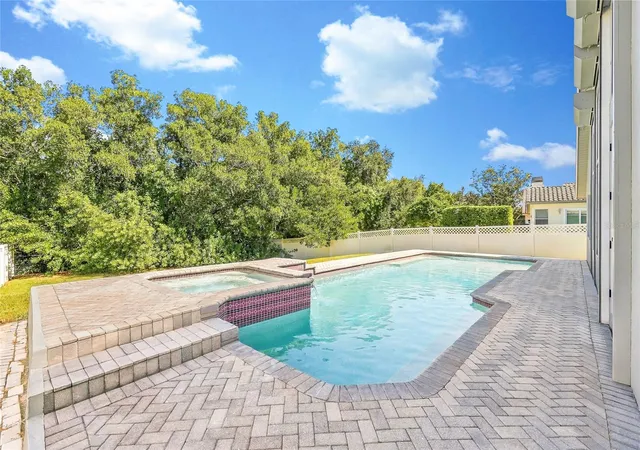 Photo 1 of Single family home for sale at 1101 Darlington Oak Dr NE, Saint Petersburg, FL 33703 | MLS# TB8560394 | Listing updated on 2026-10-29
