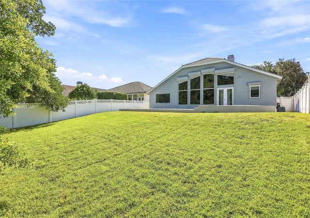 Photo 2 of Single family home for sale at 1101 Darlington Oak Dr NE, Saint Petersburg, FL 33703 | MLS# TB8560394 | Listing updated on 2026-10-29