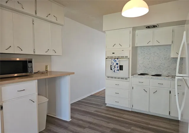 Photo 4 of Condo for sale at 2386 Sumatran Way #44, Clearwater, FL 33763 | MLS# TB8560396 | Listing updated on 2026-10-23