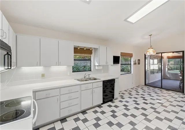 Photo 1 of Multi family home for sale at 6268 W Weston Dr, Crystal River, FL 34429 | MLS# TB8560402 | Listing updated on 2026-10-27