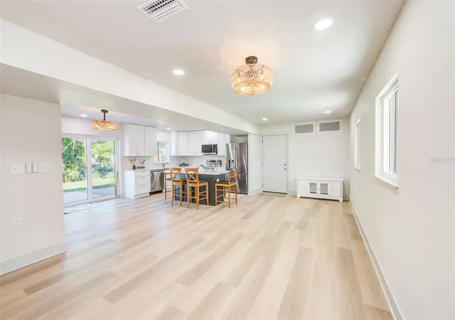 Photo 2 of Single family home for sale at 362 Gatewood Dr, Largo, FL 33770 | MLS# TB8560403 | Listing updated on 2026-10-28