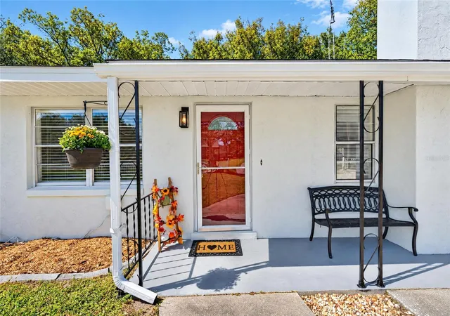 Photo 3 of Single family home for sale at 15642 SE 91st Court, Summerfield, FL 34491 | MLS# OM734469 | Listing updated on 2026-10-23