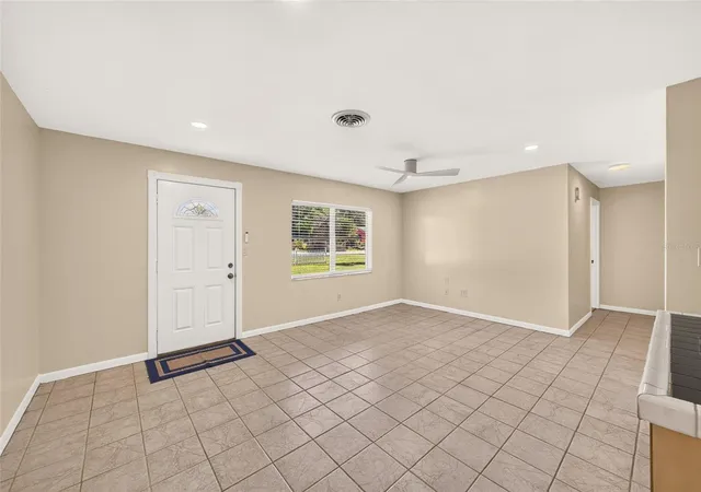Photo 4 of Single family home for sale at 15642 SE 91st Court, Summerfield, FL 34491 | MLS# OM734469 | Listing updated on 2026-10-23