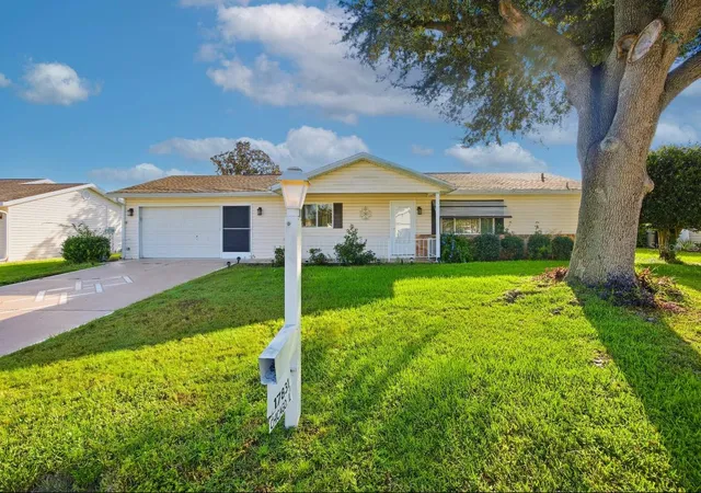 Single family home for sale at 17831 SE 96th Avenue, SUMMERFIELD, FL 34491 | MLS# OM734471
