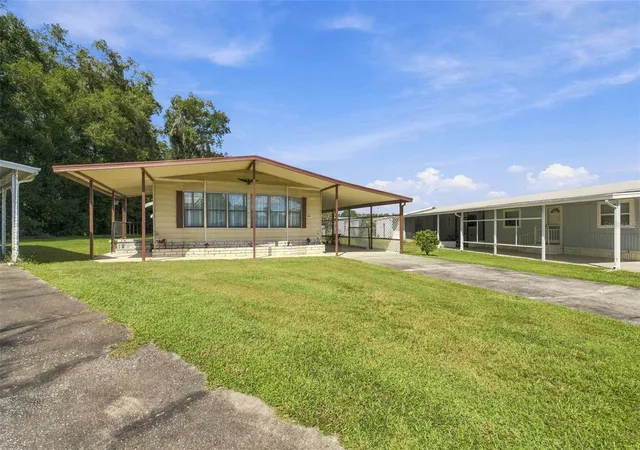 Photo 3 of Manufactured home for sale at 39353 Sycamore Ln, Zephyrhills, FL 33542 | MLS# TB8560416 | Listing updated on 2026-10-23