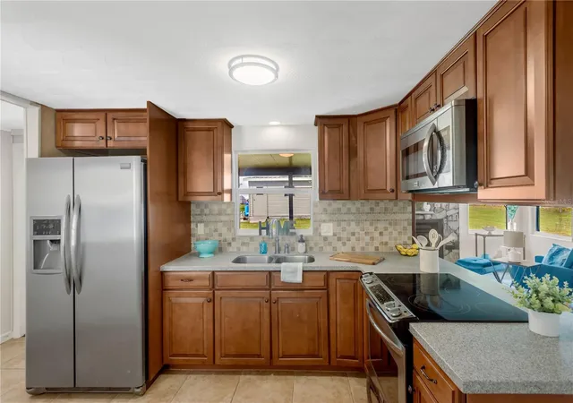 Photo 2 of Single family home for sale at 13812 Meadow Oaks Dr, Dover, FL 33527 | MLS# TB8560419 | Listing updated on 2026-10-29