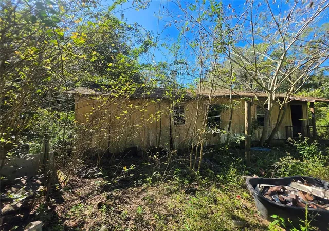 Photo 2 of Sale Pending at 12720 Nw County Rd 231, Gainesville, FL 32609 | MLS# OM734474 | Listing updated on 2026-10-27