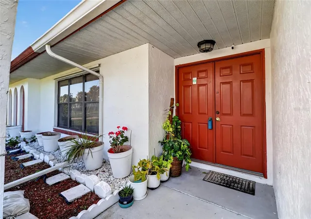 Photo 4 of Single family home for sale at 816 Alpine Ct, Kissimmee, FL 34758 | MLS# L4965957 | Listing updated on 2026-10-26