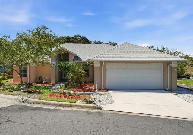 Single family home for sale at 600 Huron Pl, MOUNT DORA, FL 32757 | MLS# O6451778