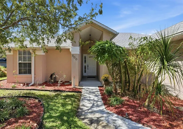 Photo 3 of Single family home for sale at 600 Huron Pl, Mount Dora, FL 32757 | MLS# O6451778 | Listing updated on 2026-10-30