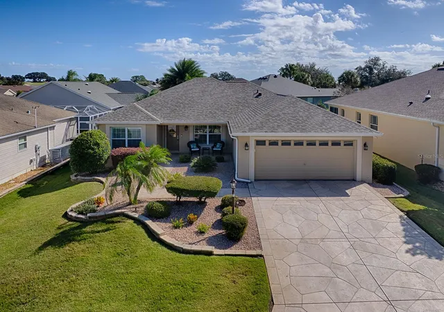 Single family home for sale at 2733 Midland Ter, THE VILLAGES, FL 32162 | MLS# G5119351