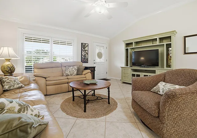 Photo 2 of Single family home for sale at 2733 Midland Ter, The Villages, FL 32162 | MLS# G5119351 | Listing updated on 2026-10-23