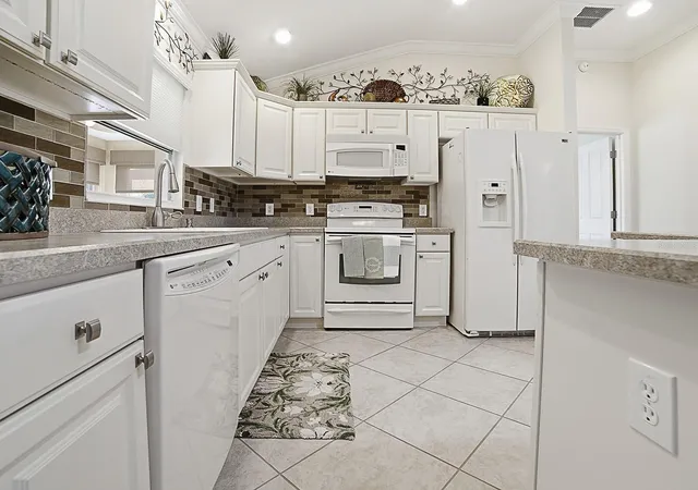 Photo 4 of Single family home for sale at 2733 Midland Ter, The Villages, FL 32162 | MLS# G5119351 | Listing updated on 2026-10-23