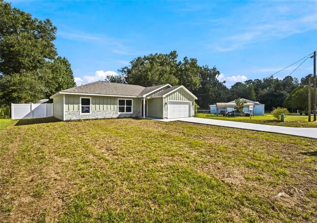 Photo 2 of Single family home for sale at 4 Cedar Ter, Ocala, FL 34472 | MLS# OM734476 | Listing updated on 2026-10-30