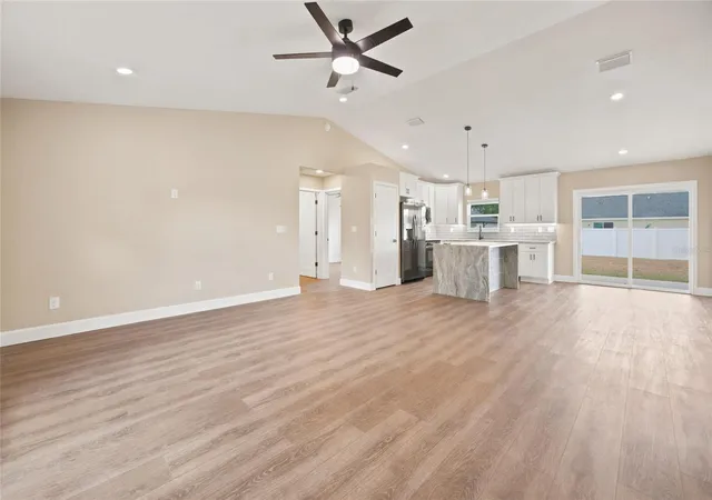 Photo 4 of Single family home for sale at 4 Cedar Ter, Ocala, FL 34472 | MLS# OM734476 | Listing updated on 2026-10-30