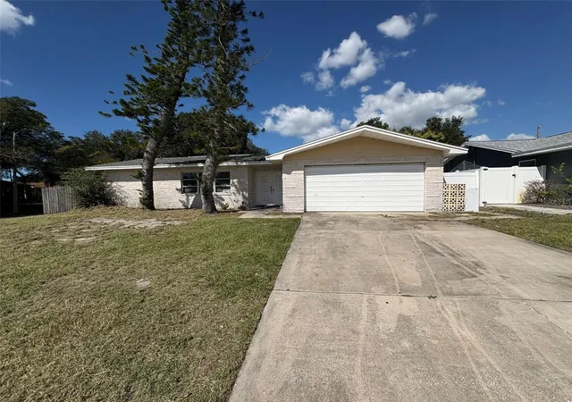 Single family home for sale at 13941 84th Terrace, SEMINOLE, FL 33776 | MLS# TB8560431