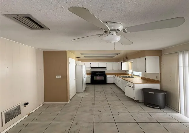 Photo 1 of Single family home for sale at 13941 84th Terrace, Seminole, FL 33776 | MLS# TB8560431 | Listing updated on 2026-10-22