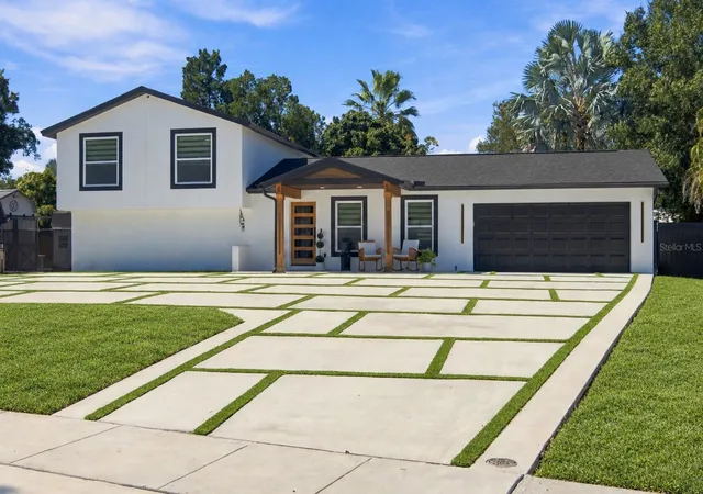Photo 2 of Single family home for sale at 13824 Cherry Brk Ln, Tampa, FL 33618 | MLS# TB8560441 | Listing updated on 2026-10-26