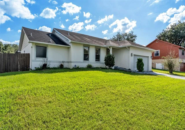 Photo 2 of Single family home for sale at 751 Cedar Knoll Dr N, Lakeland, FL 33809 | MLS# TB8560444 | Listing updated on 2026-10-23
