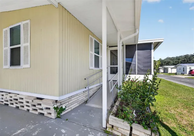 Photo 3 of Manufactured home for sale at 2055 S Floral Ave #284, Bartow, FL 33830 | MLS# O6451810 | Listing updated on 2026-10-22