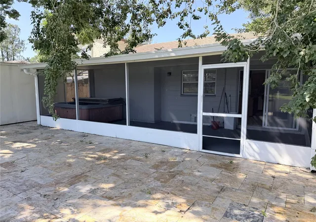 Photo 3 of Single family home for sale at 10309 Parkcrest Dr, Tampa, FL 33624 | MLS# S5159981 | Listing updated on 2026-10-24