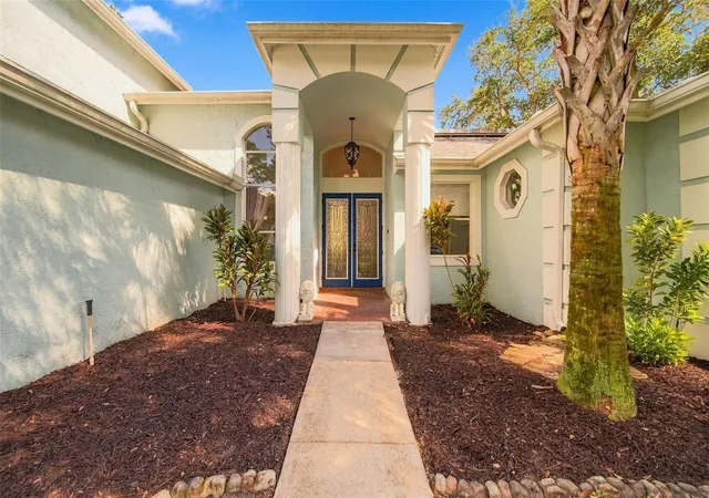 Photo 3 of Single family home for sale at 4901 Sudbury Ct, Orlando, FL 32826 | MLS# O6451815 | Listing updated on 2026-10-23