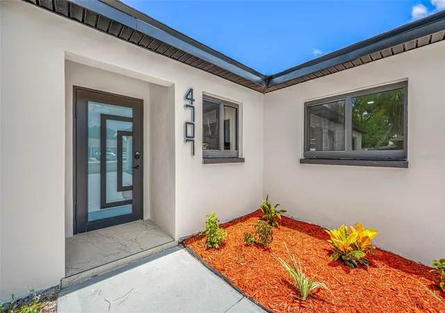 Photo 1 of Single family home for sale at 4707 W Paul Ave, Tampa, FL 33611 | MLS# TB8560459 | Listing updated on 2026-10-22